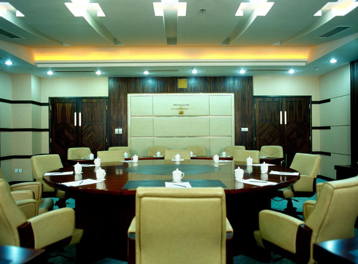 أورومتشي Royal International Hotel المظهر الخارجي الصورة